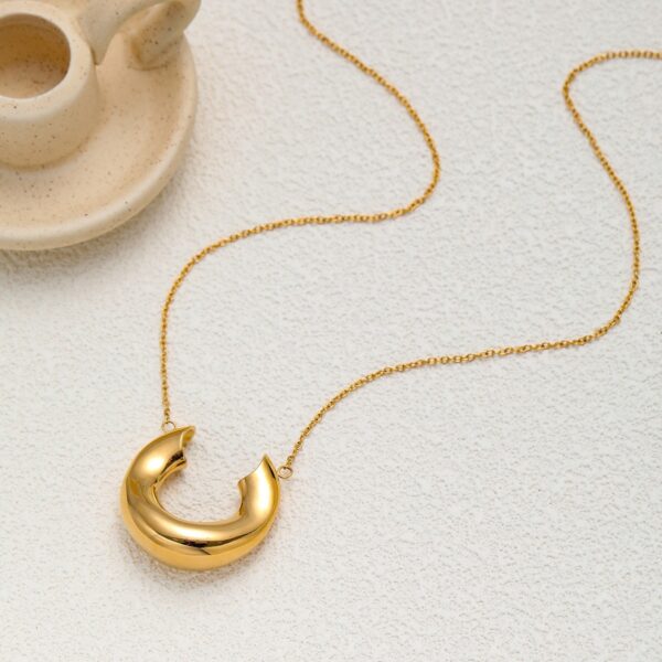Irregular U-Shaped Jewelry Set - Image 2