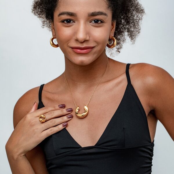 Irregular U-Shaped Jewelry Set - Image 6