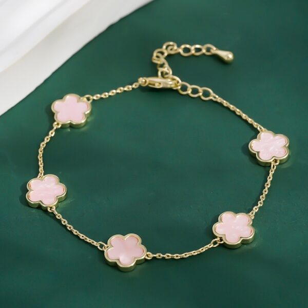 Five-petaled flower and five-leaf clover - Image 3